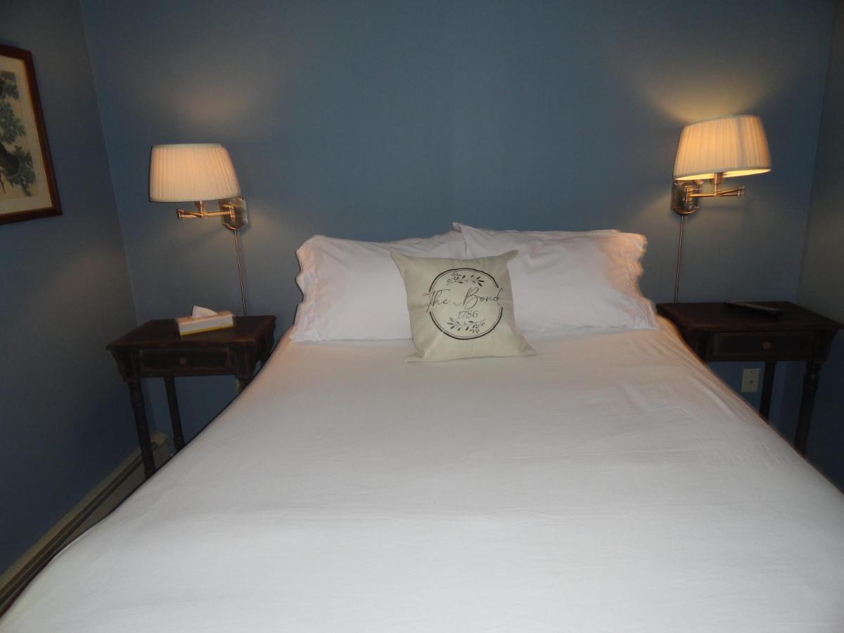 The Bond 1786 Inn (Adults Only) Warrensburg Habitación foto
