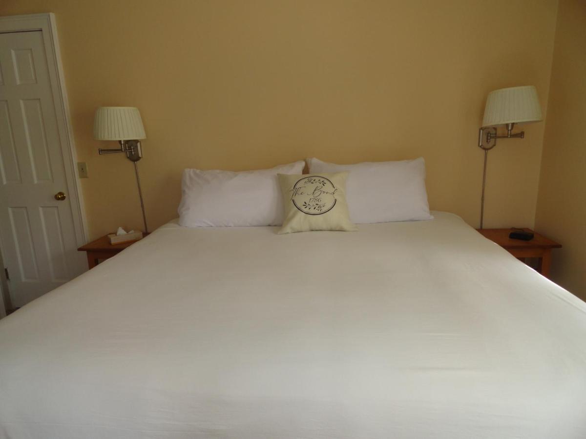 The Bond 1786 Inn (Adults Only) Warrensburg Habitación foto