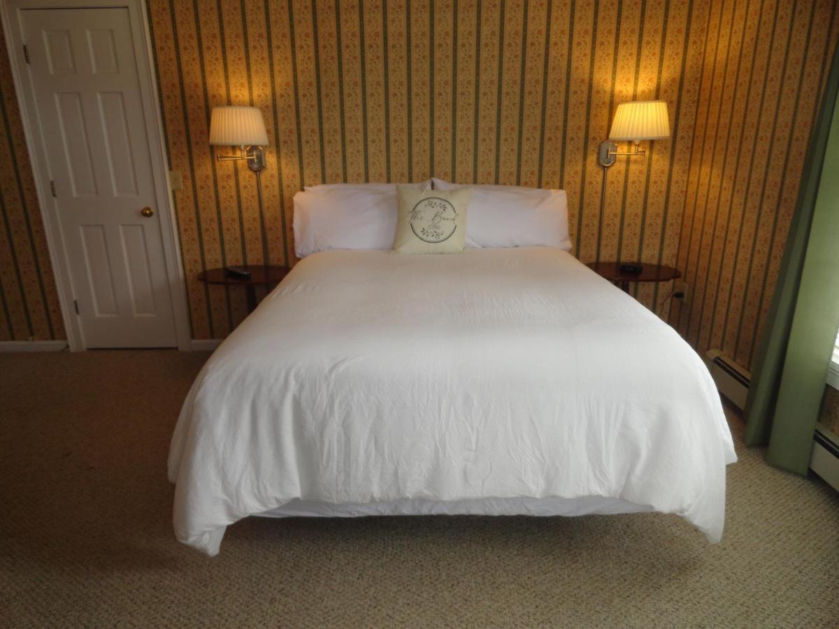 The Bond 1786 Inn (Adults Only) Warrensburg Habitación foto